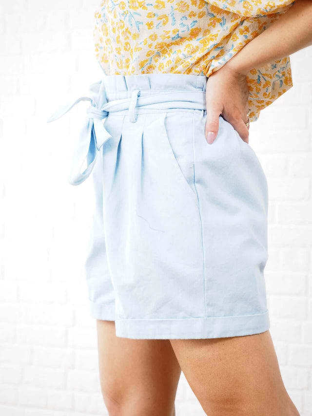 Calções: Calções de Sarja e Ganga - Verão 2022 | Black Peach® - Black Peach: 34.99 € | Cor / Color: azul, verde, ganga | Tamanho / Size: S/M, M/L - Black Peach® - Primavera Verão 2024